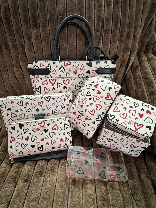 kate spade Handbags - 7 piece new kate spade White Multi Heart Print Tote & Accessory Set